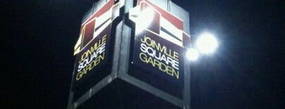 Joinville Square Garden is one of Tempat yang Disukai Paula.