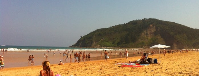 Playa de Rodiles is one of Brunoさんのお気に入りスポット.