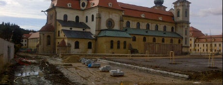 Velehradský klášter is one of Luhačovice a okolí.
