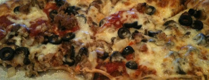 Nick's Pizza Ristorante is one of Orte, die Cheearra gefallen.