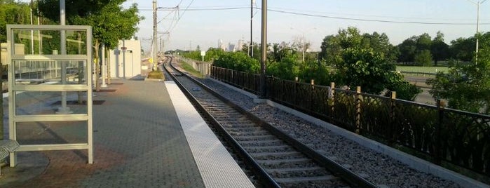 Lawnview Station (DART Rail) is one of Lieux qui ont plu à Devin.