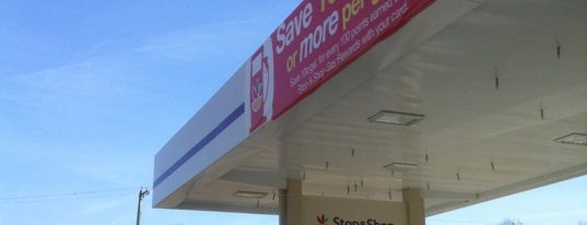 Stop & Shop Gas is one of P : понравившиеся места.