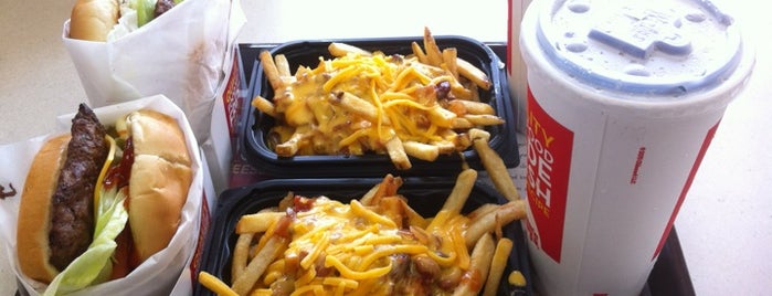Wendy’s is one of The 11 Best Places for Pepper Jack in Miami.