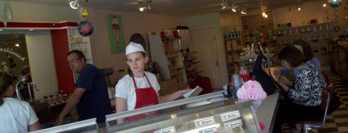 Dave's Old Fashioned Soda Fountain is one of Lieux qui ont plu à Wendy.