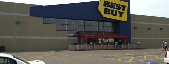 Best Buy is one of Hob’s Liked Places.