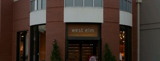 West Elm is one of Lieux qui ont plu à Jason.