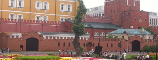 Александровский сад is one of Walking.