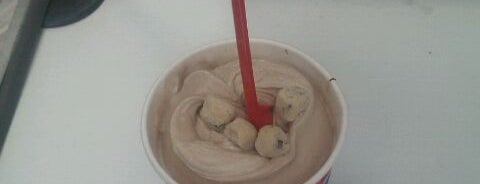 Dairy Queen is one of Lugares favoritos de Chris.