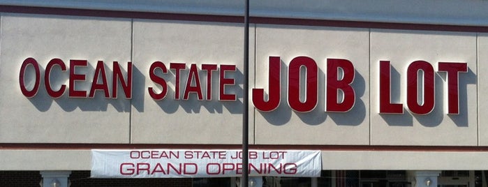 Ocean State Job Lot is one of Orte, die 💋Meekrz💋 gefallen.
