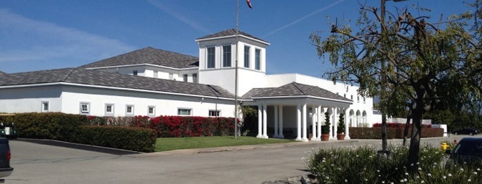 California Country Club is one of Orte, die E gefallen.