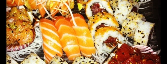 Sushissimo Sushi & Salads is one of Restaurante.