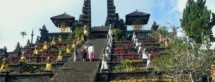 Pura Besakih (Mother Temple of Besakih) is one of Bali - Karangasem.
