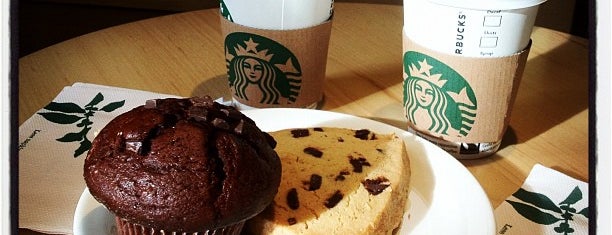 Starbucks is one of Cristinaさんのお気に入りスポット.