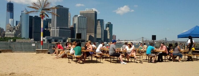 Governors Beach Club is one of Outdoors lunch/ drinks.