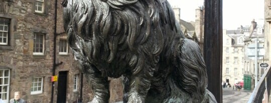 Greyfriars Bobby's Statue is one of Edinburgh to-do.