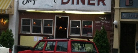Tim's Shipwreck Diner is one of Tempat yang Disukai Gary.