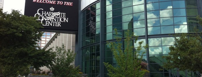 Charlotte Convention Center is one of Orte, die Kevin gefallen.