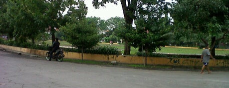 Taman Flores is one of Taman di Surabaya.