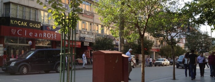 Mimar Sinan Caddesi is one of Tempat yang Disukai Ergün.