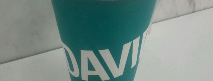 DAVIDsTEA is one of Skeeterさんのお気に入りスポット.