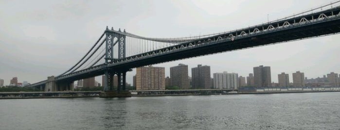 Manhattan Bridge is one of Great Venues To Visit....