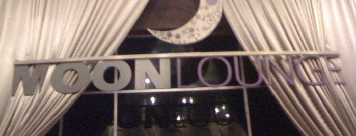 The Moon Lounge is one of Tempat yang Disukai Patrick.