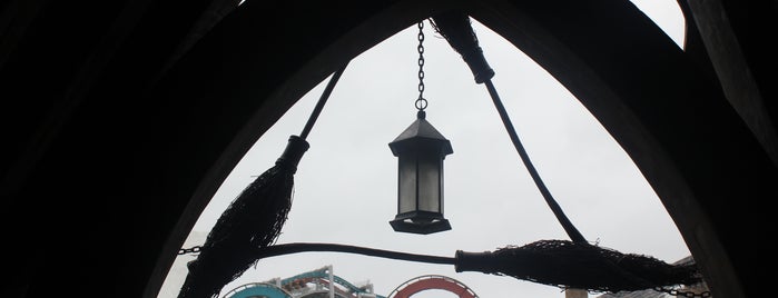The Wizarding World of Harry Potter - Hogsmeade is one of Lugares cinéfilos.