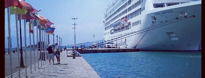 Itea Port is one of Lina'nın Beğendiği Mekanlar.