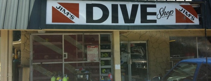 Jims Dive Shop is one of Tempat yang Disukai Ted.