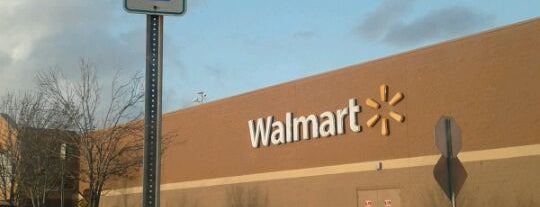 Walmart Supercenter is one of Locais curtidos por Mary.
