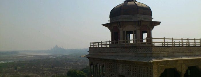 Agra Fort | आगरा का किला | آگرہ قلعہ is one of Delhi Monuments.
