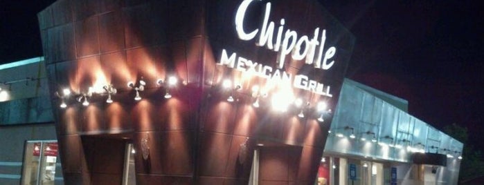 Chipotle Mexican Grill is one of Tempat yang Disukai Andrew.