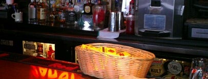 Bandito's Burrito Lounge is one of Lugares favoritos de abigail..