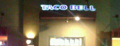 Taco Bell is one of Lugares favoritos de Brenna.