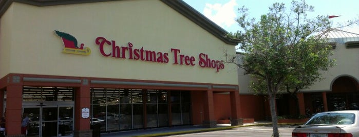 Christmas Tree Shops is one of susan'ın Beğendiği Mekanlar.