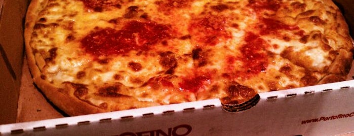 Portofino Coal Fired Pizza is one of Stephanie'nin Kaydettiği Mekanlar.