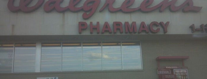 Walgreens is one of Lugares favoritos de Shawn.