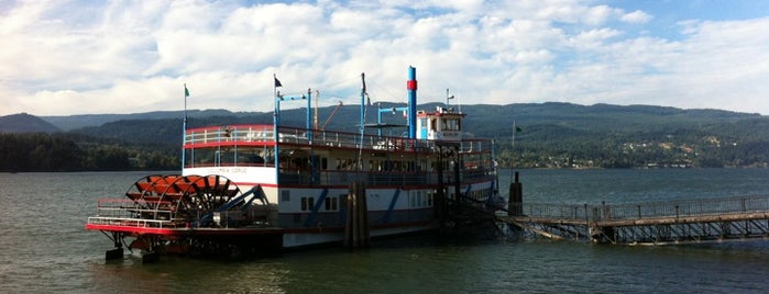 Columbia Gorge Sternwheeler is one of Posti che sono piaciuti a Holly.