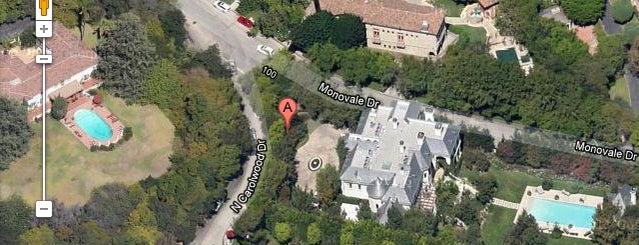 100 N Carolwood Dr is one of Dead Rock Star Tour.