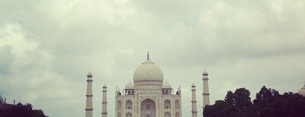 Taj Mahal is one of Bucket List.