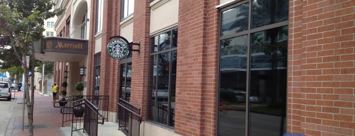 Starbucks is one of Lisle : понравившиеся места.