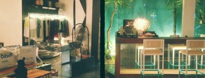 Word Of Mouth Shop&Bar is one of Bali Crowdsourced.