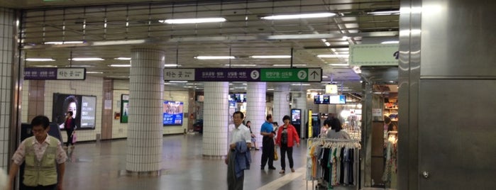 Kkachisan Stn. is one of Subway Stations in Seoul(line1~4 & DX).