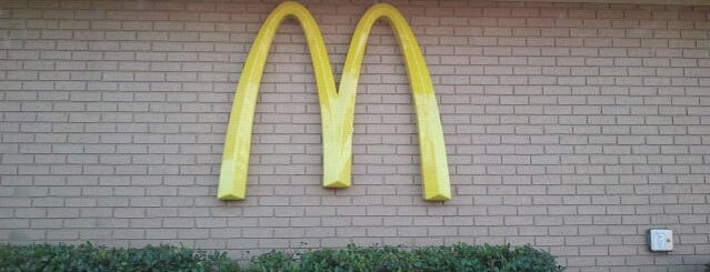 McDonald's is one of Posti che sono piaciuti a Josh.