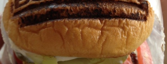 BurgerFi is one of Lugares favoritos de Ali.