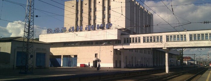 Vladimir Railway Station is one of Транссибирская магистраль.