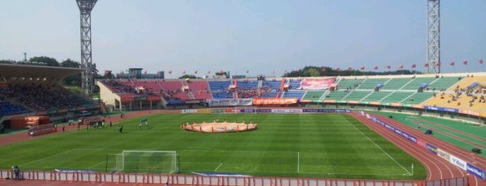 강릉종합운동장 is one of Korea National League(soccer) Stadiums.