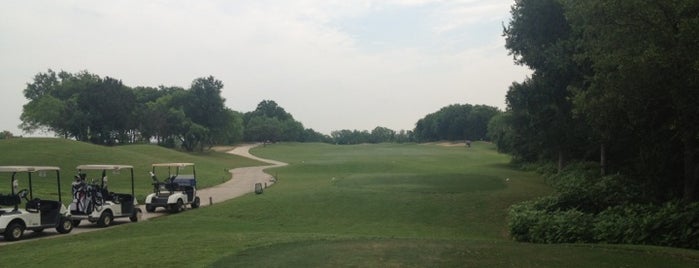 Olympia Hills Golf & Event Center is one of สถานที่ที่ Don ถูกใจ.