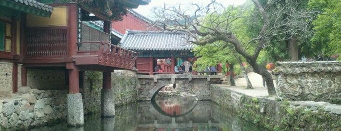 송광사 (松廣寺, Songgwangsa) is one of Buddhist temples in Honam.