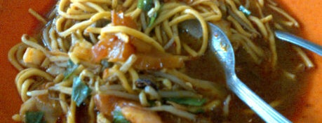 Mie Aceh Titi Bobrok is one of Where r u going when hunger in Medan??.